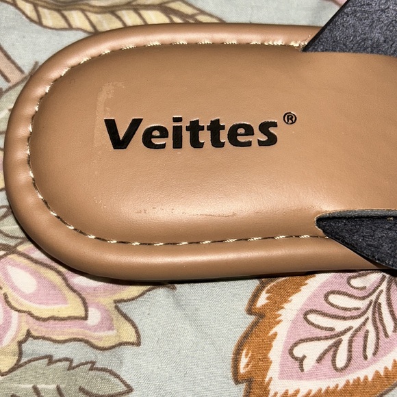 NWOT! Ladies Toe Shoes - Picture 2 of 5